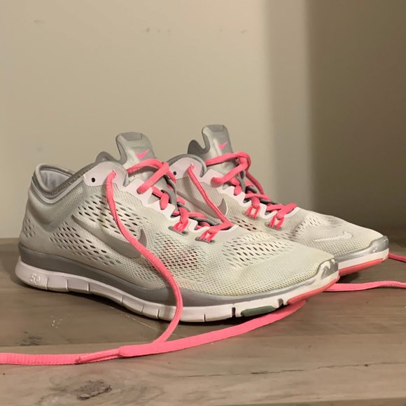 Women Nike Free 5.0 TR Fit 4 White Pink Size 8 - Picture 2 of 15